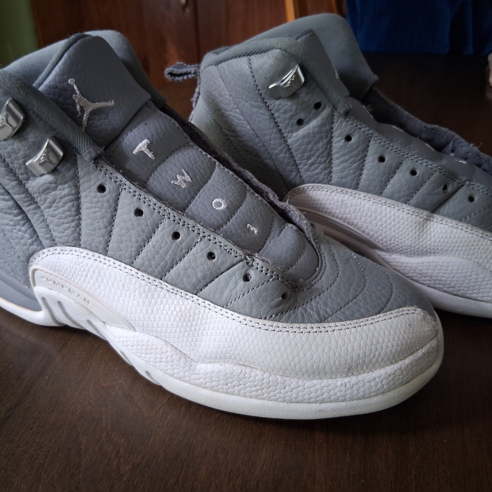 Nike Air Jordan 12 Retro Stealth Grey / White GS 153265-015 Youth Size 7Y